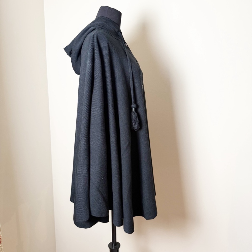Patricia Nash Women's Hooded and Buttoned Front Cape One Size - Picture 8 of 13